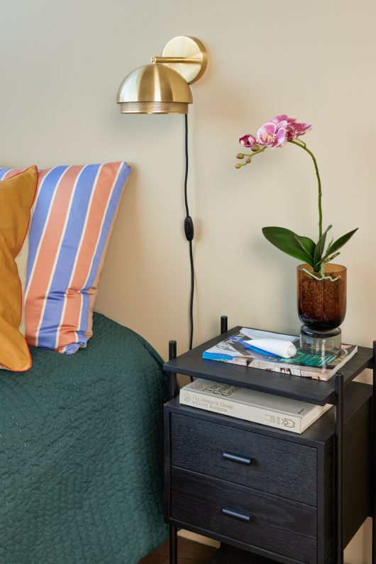 Oldalasztal 'Norm' - Fekete