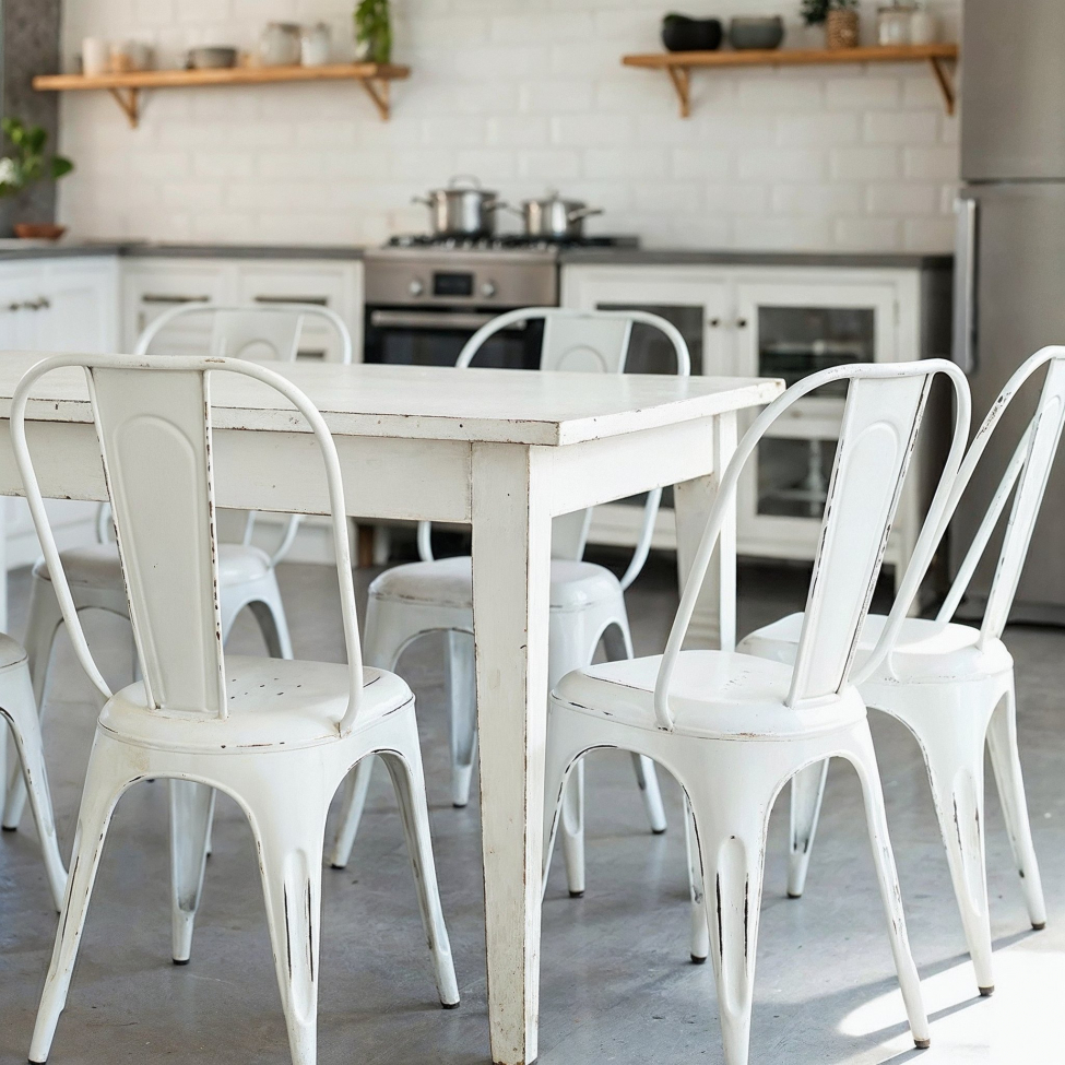 Montmartre sz&eacute;k - Feh&eacute;r