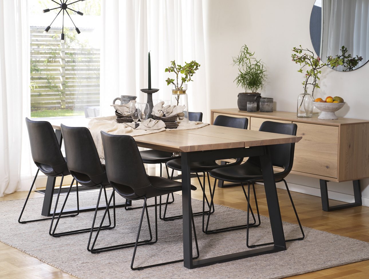 Melville' étkezőasztal 210x95cm - Fehérre pácolt tölgy/Fekete