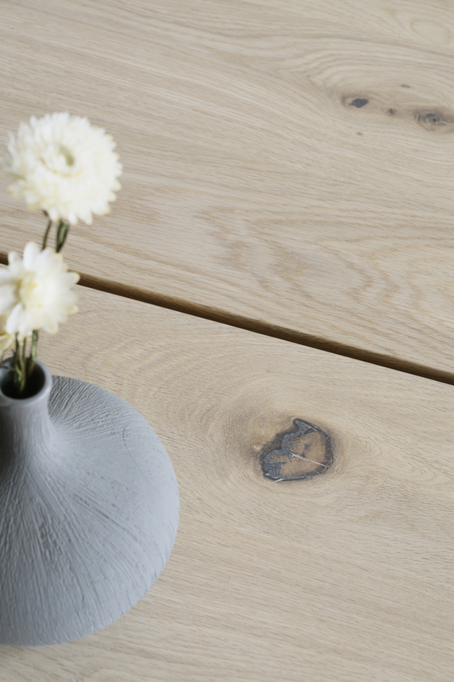 Melville' dohányzóasztal 140x65cm - Fehérre pácolt tölgy/Fekete