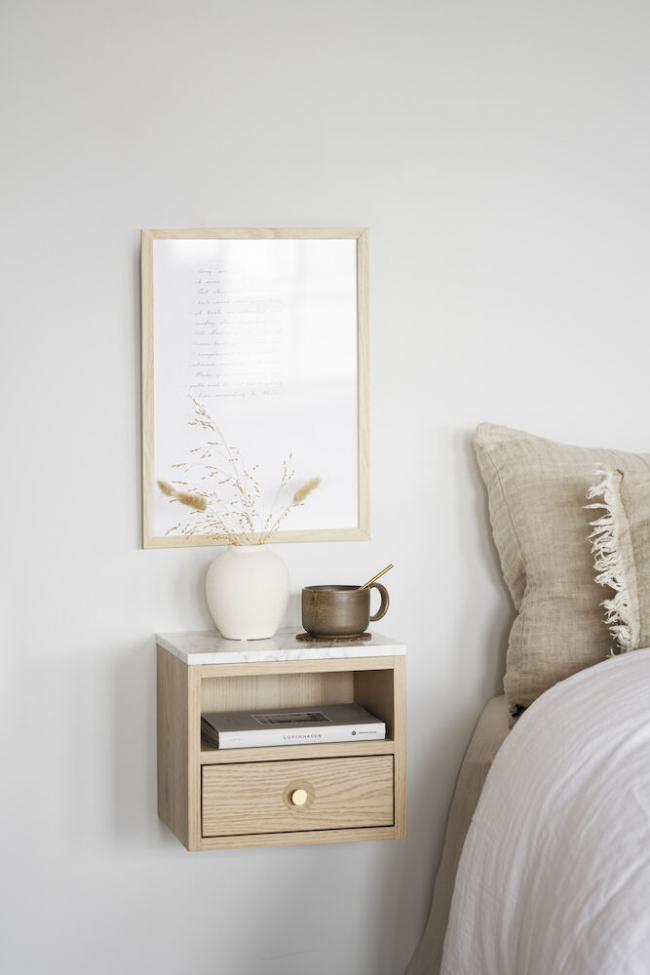 Ágyasztal 'Whitmore' - Világos tölgy