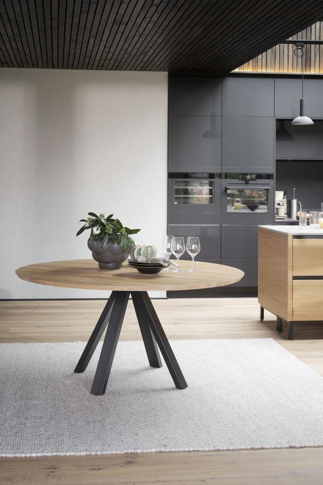 Carradale' kerek étkezőasztal 150cm - Tölgy/Fekete V-láb