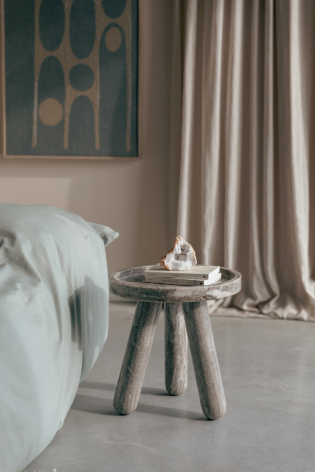 Oldalasztal 'Cosmopolitan' - Bézs