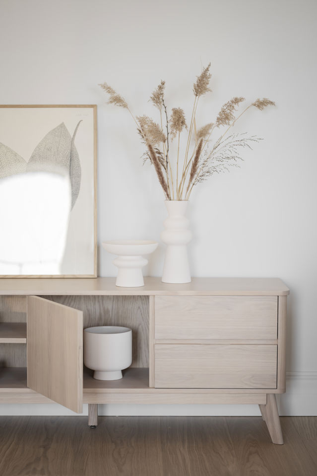 TV állvány 'Yumi' - Fehérre pácolt tölgy