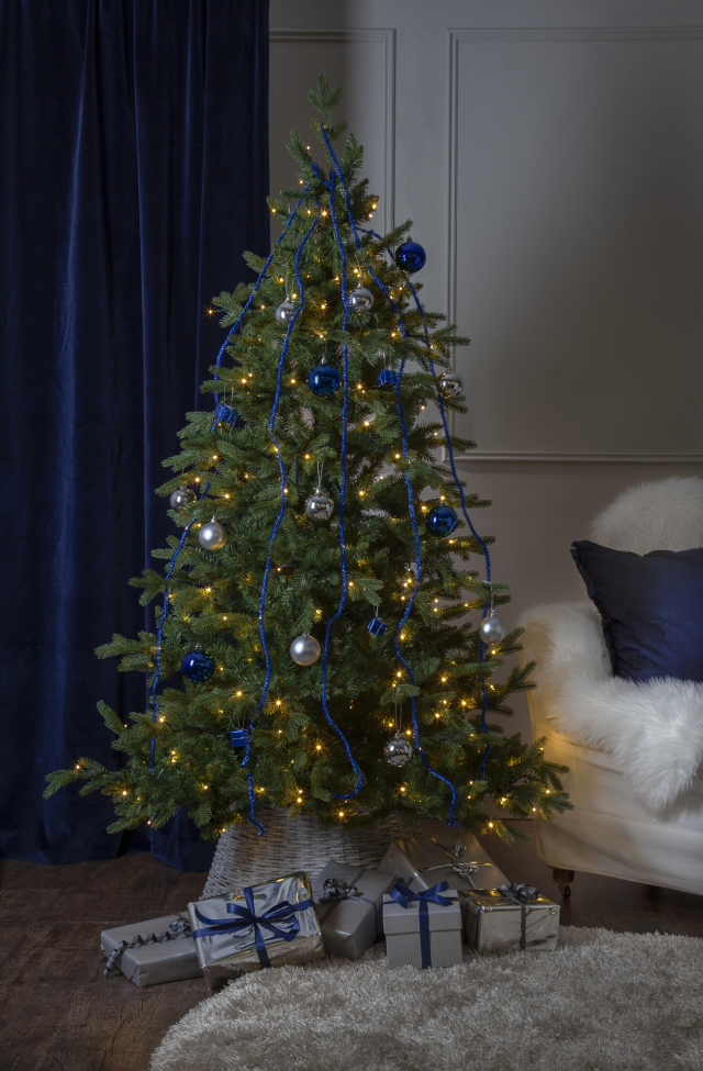 Karácsonyfa 'Larvik Belysning' - Zöld