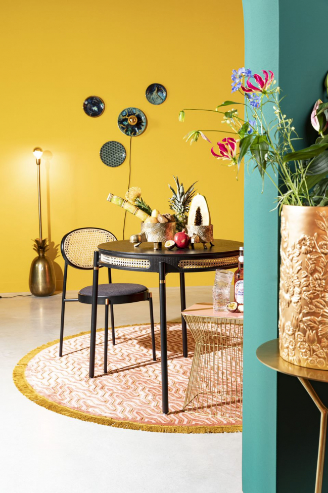 Étkezőasztal 'Don't Stop the Webbing' - Fekete