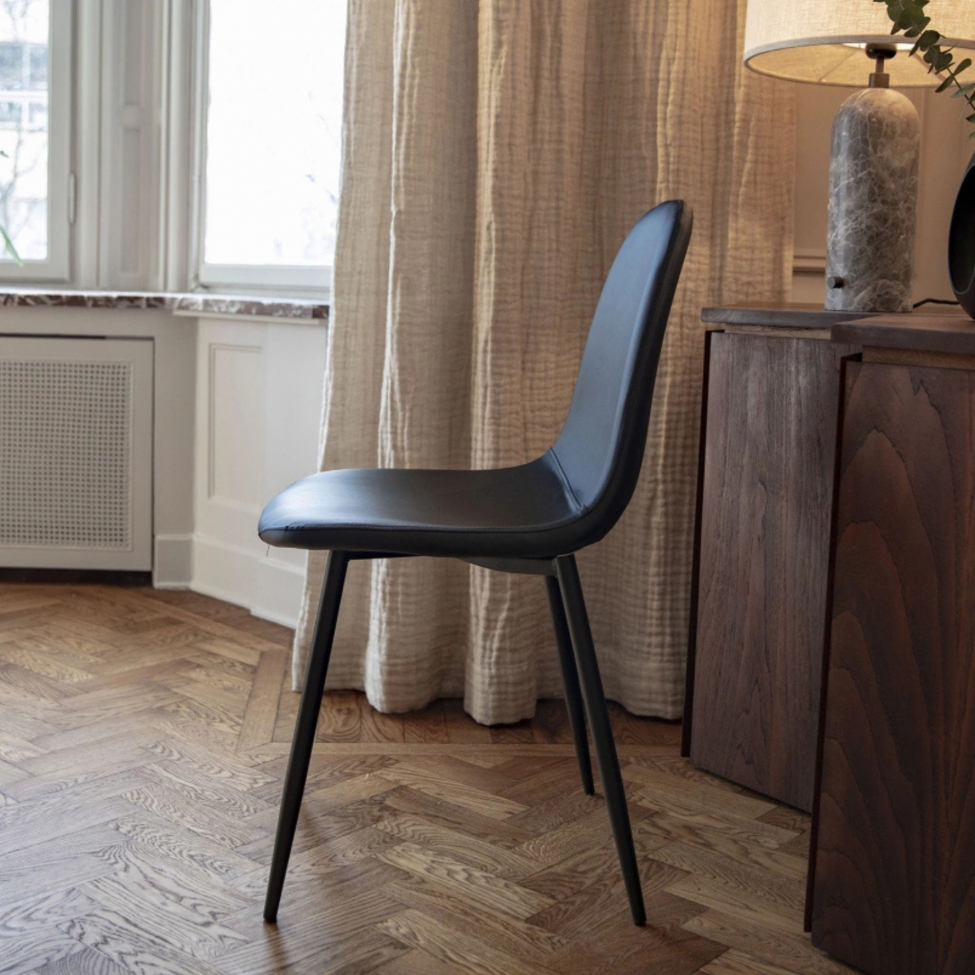 Forma szék - Fekete