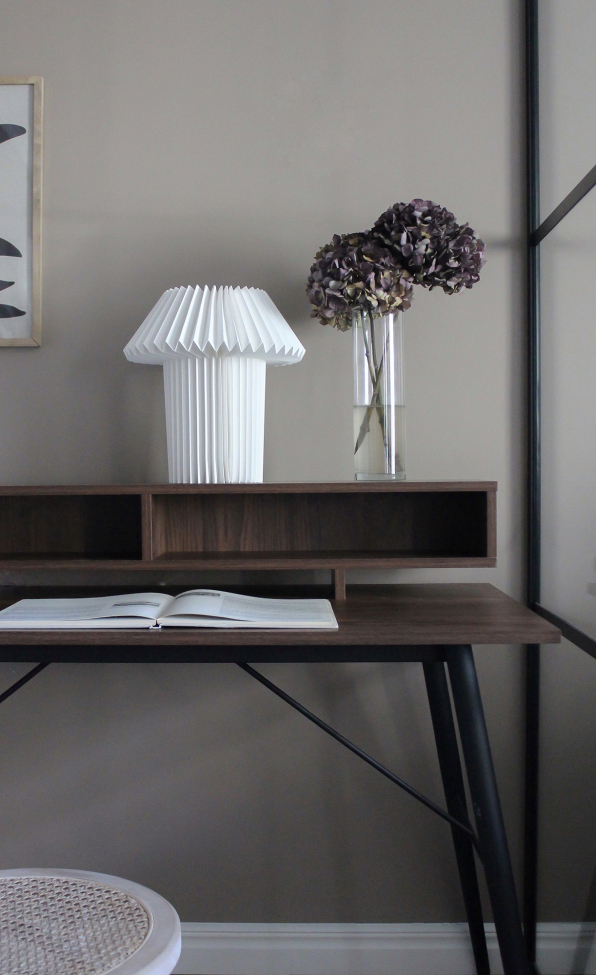 Íróasztal 'Aspa' - Dió/Természetes