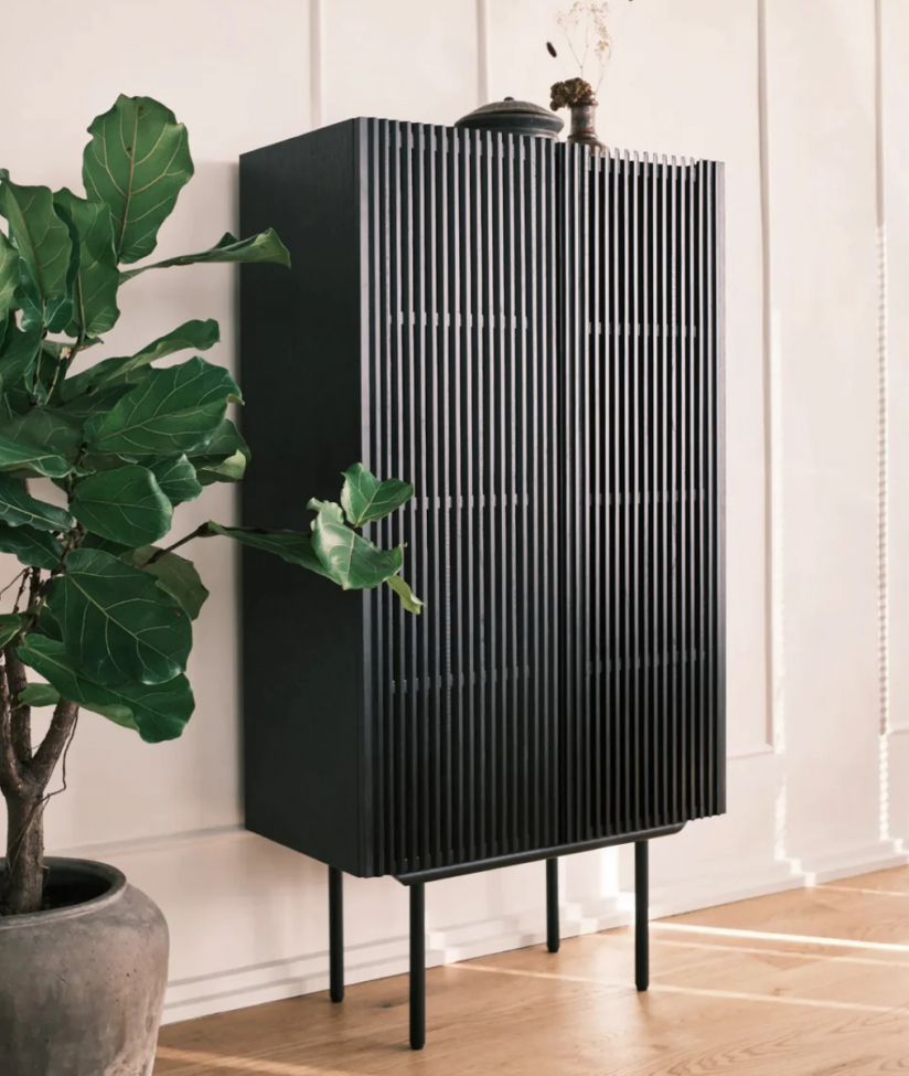 Magas pad 'Louvre' - Fekete